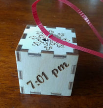 Load image into Gallery viewer, Custom Baby Blocks Personalized Baby's Name Birth Date Weight Length Christmas Tree Ornament Baby Baptism Gift Snowflake Cube